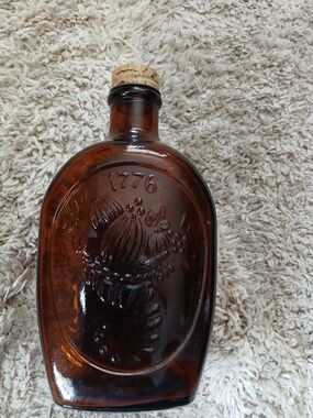Log Cabin Syrup Amber Glass Bottle - Embossed Logo